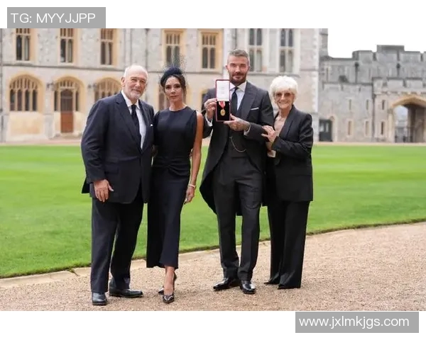 足球明星贝克汉姆的传奇人生与足坛影响力探讨